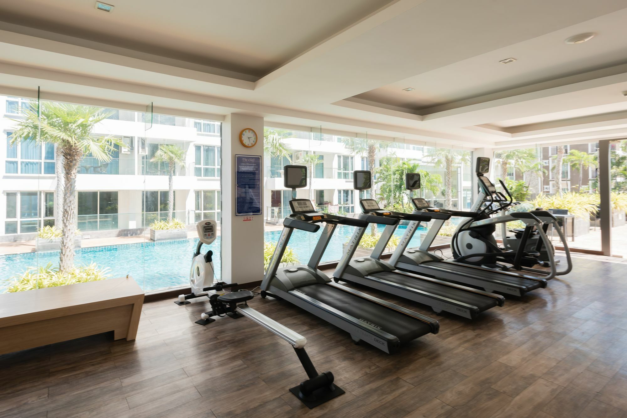 The Cliff Condominium Pattaya Luaran gambar